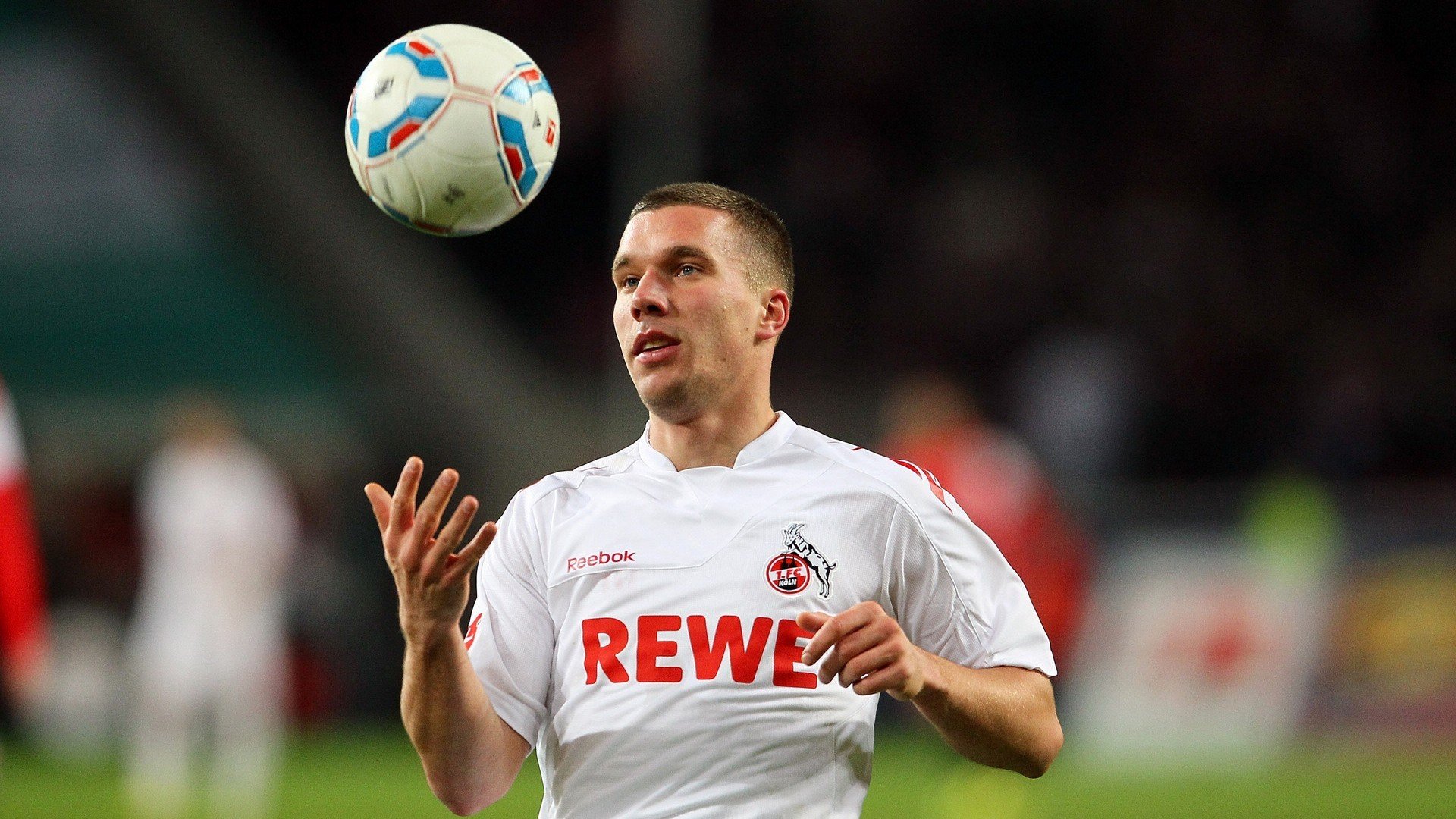 F1新赛季揭幕战之夜，米切尔稳定输出不掉线，当赛道轰鸣遇见篮球心跳