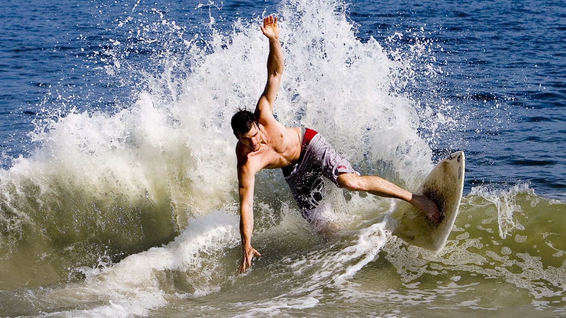 雷霆终结北京队，布伦森成为关键先生，当个人英雄主义照亮集体荣耀
