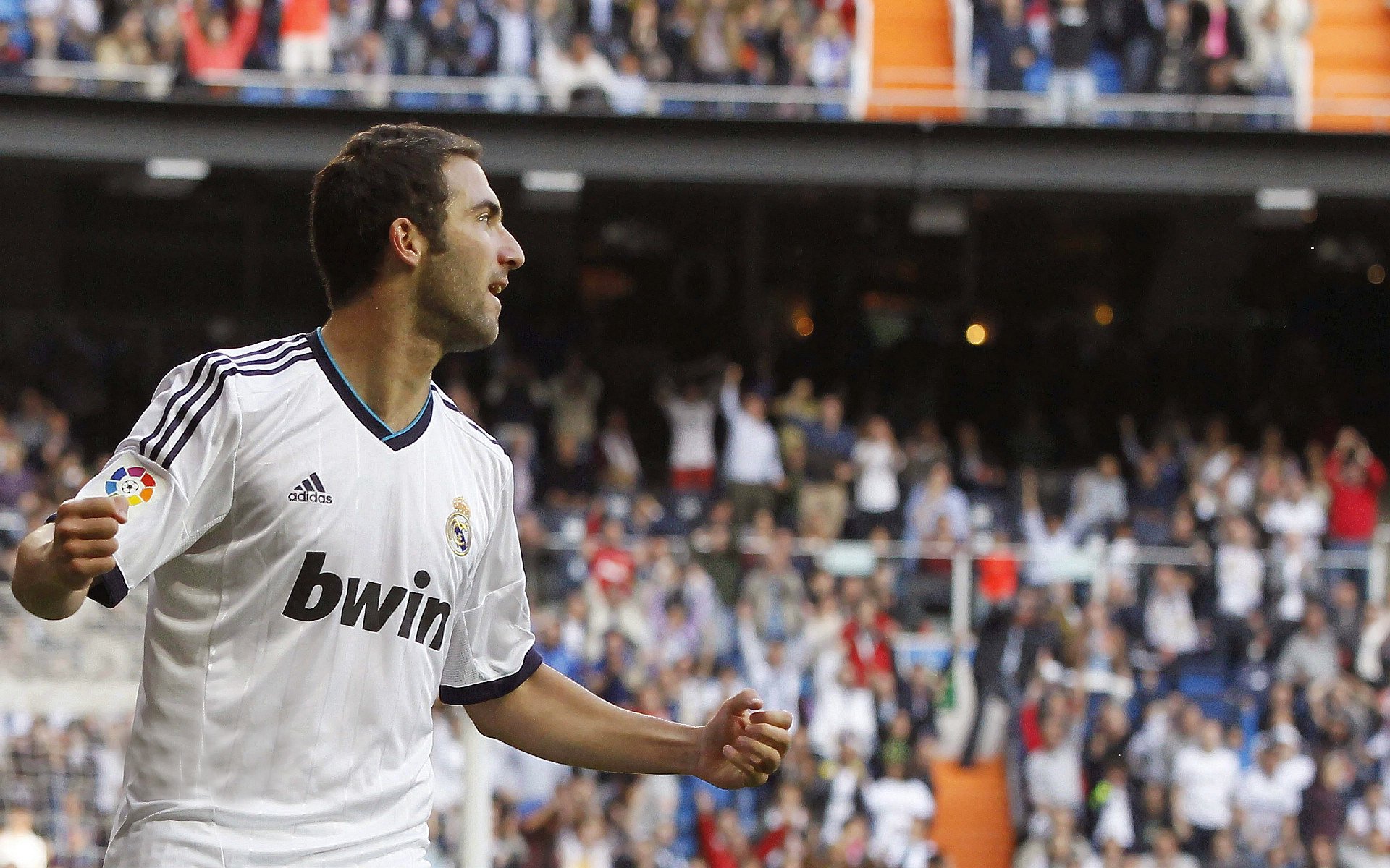 开拓者粉碎广东队，浓眉成为全场焦点，当新王在旧王朝的废墟上加冕