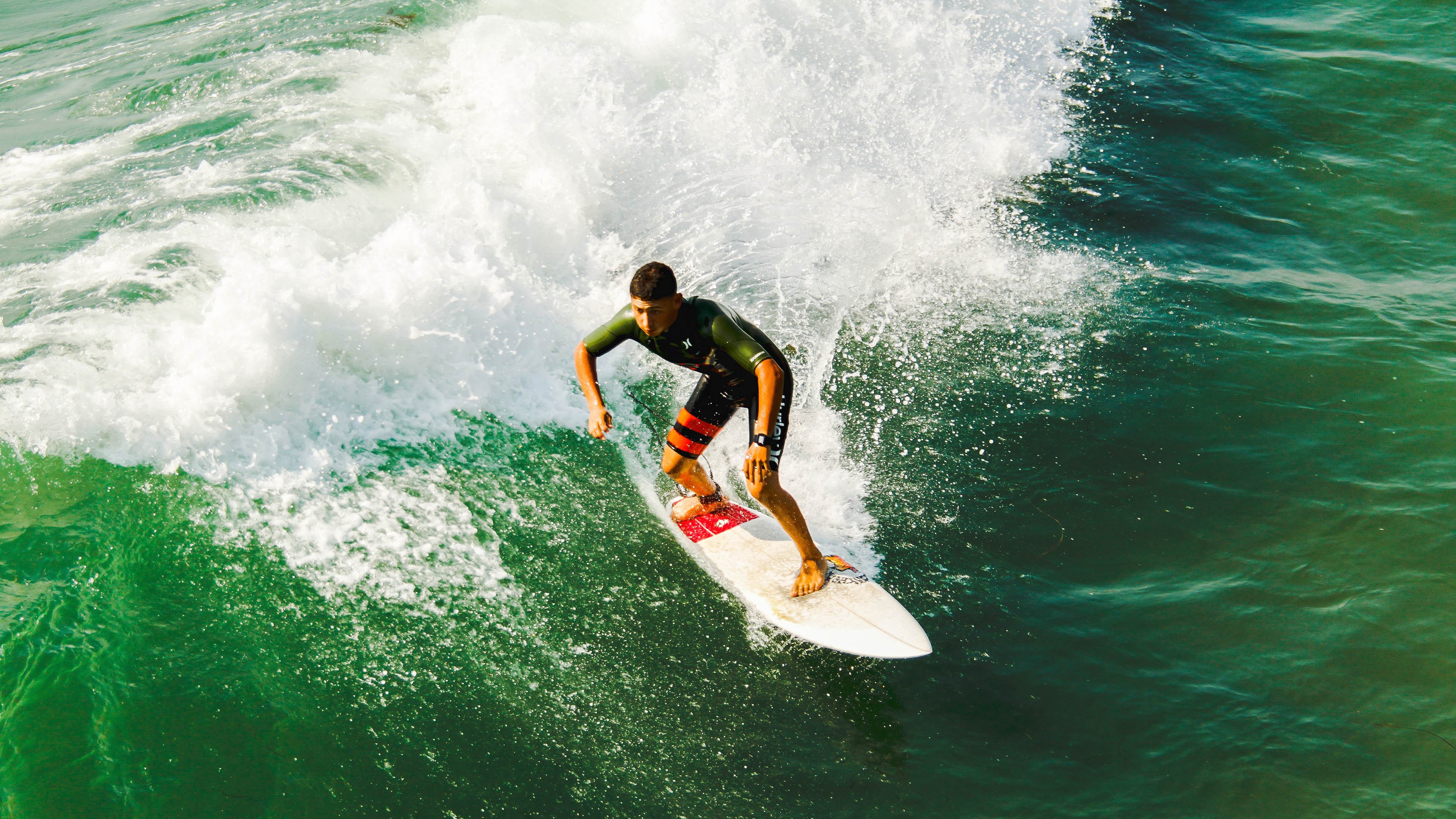 霍勒迪点燃赛场,当广厦铁血遇上纽约狂潮