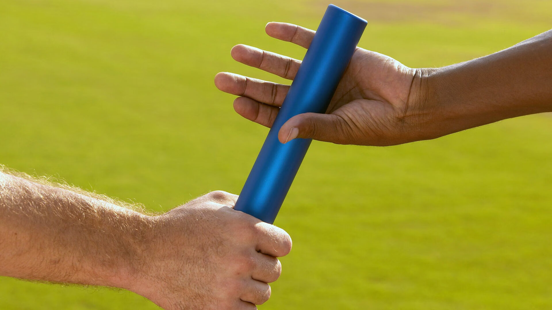 冰岛粉碎墨西哥,当维京战吼响彻F1赛道,戈麦斯如何接管年度争冠