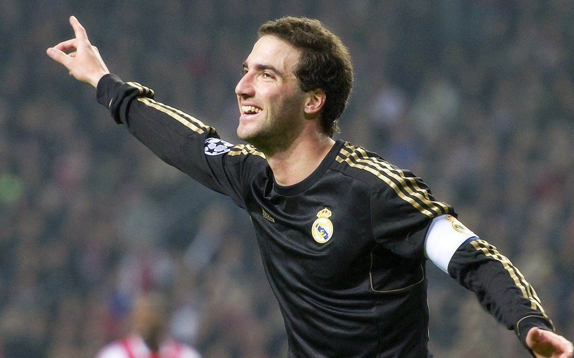 永不掉线的赛车手，当F1引擎轰鸣遇见伦纳德的稳定法则