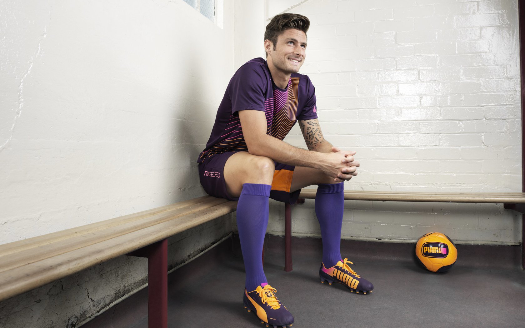 西甲国家德比之夜，伦纳德全程高能输出，当沉默的刺客照亮足球的星空